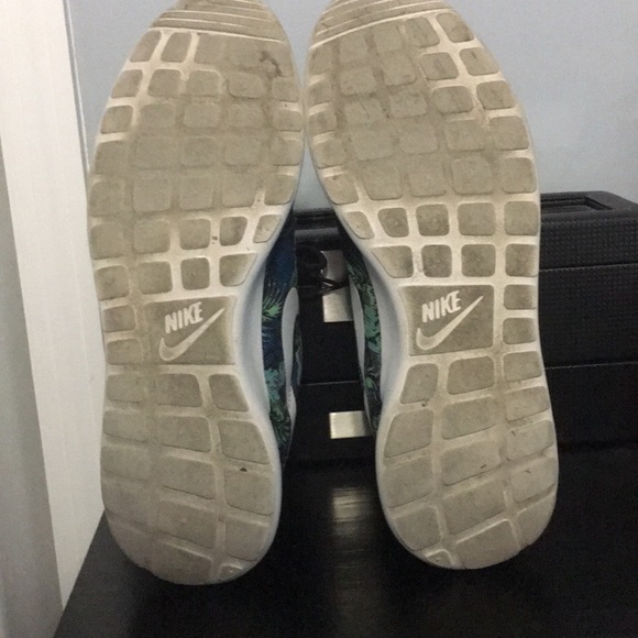 Nike roshe run size 10.5 - Picture 5 of 5